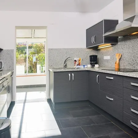 Doudou By Aguilarent דניה